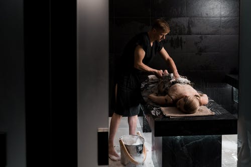 Relaxační i erotické masáže – Kterým dáte přednost vy? Nechte se hýčkat a uzdravte se!